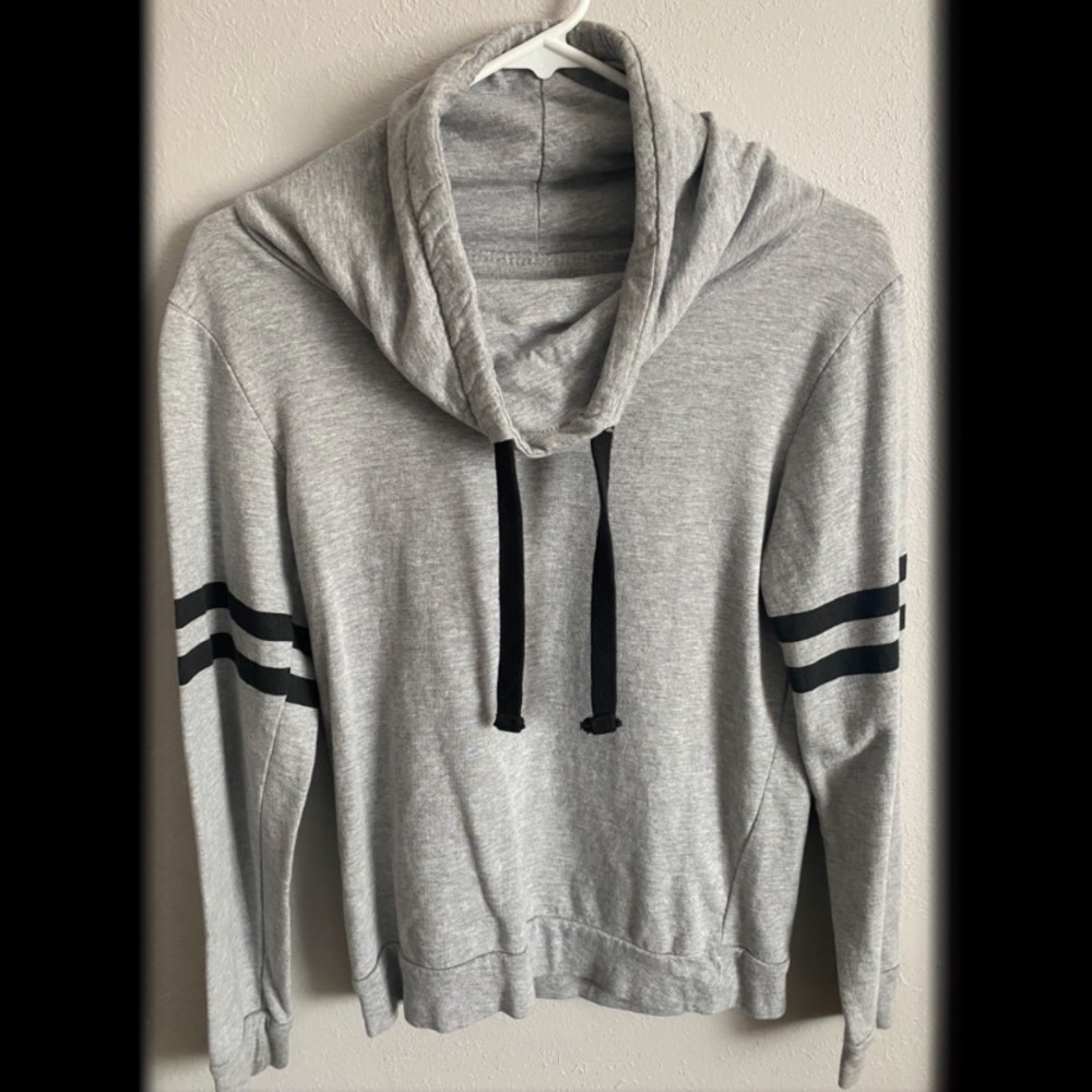 Pullover sweater